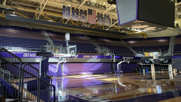 Alaska Airlines Arena in its glory.